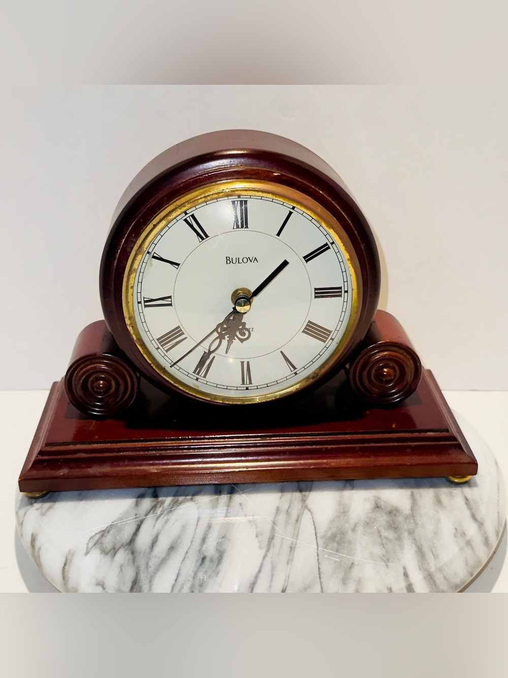 Bulova Quartz Brown Wooden Desk/Mantle Clock In Great Working Condition